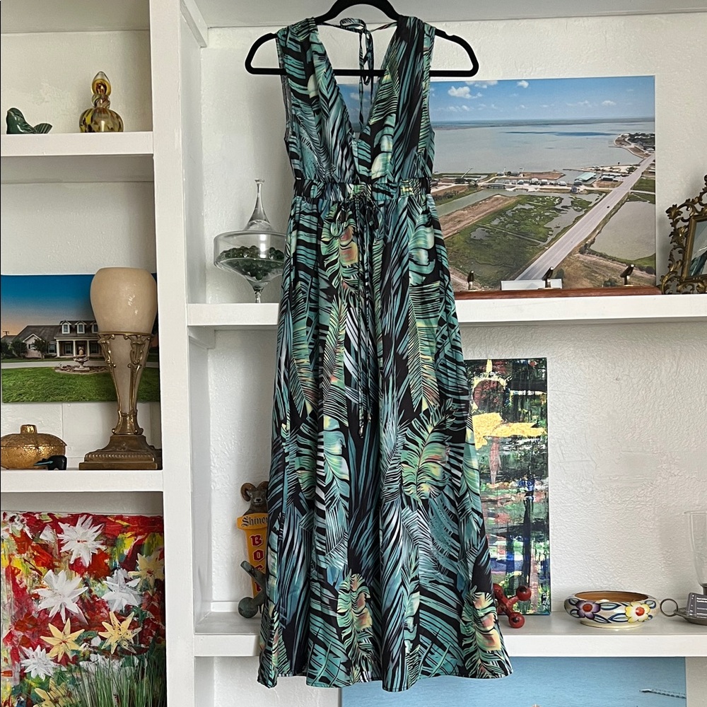 Tropical Leaf V-Neck Maxi Dress - Green/Black